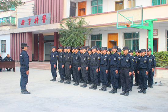 册亨特警开展冬季练兵大比武活动