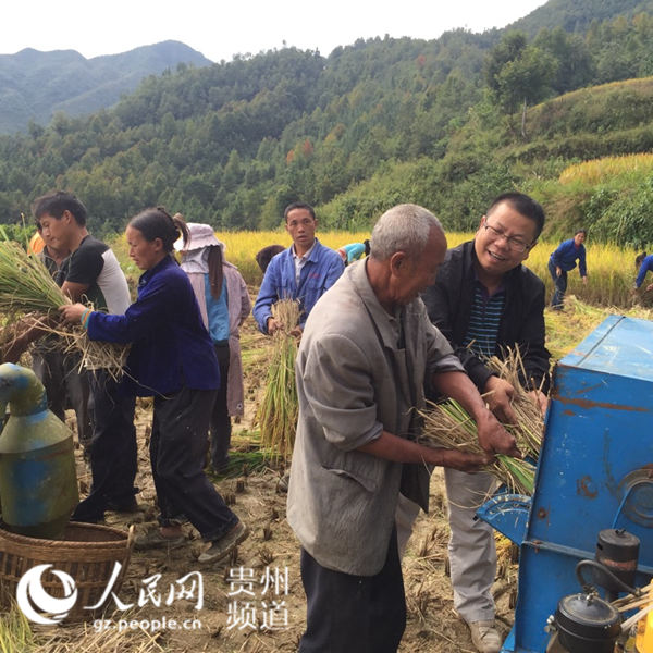 "第一书记"彭学刚:让农民从"根"上富起来